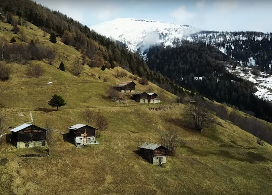 swiss-village-albinen-living-offer-for-families-53000-pounds-4-5a16834038dd6__700.jpg