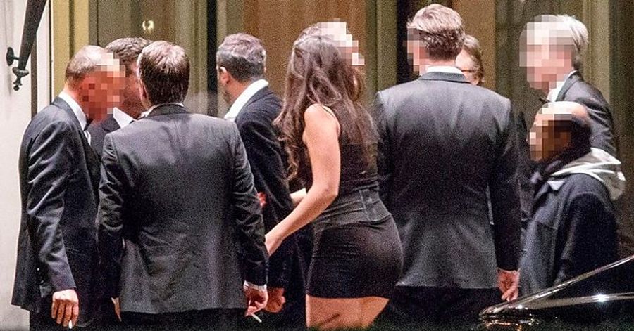 Molestowanie na imprezie charytatywnej. Znani i wpływowi faceci „bawili się” w towarzystwie hostess .get_the_title().