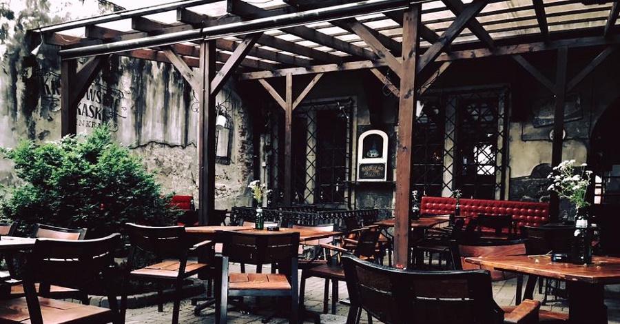 10 ogródków restauracyjnych w Krakowie, które warto odwiedzić przed końcem lata .get_the_title().