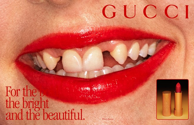 Perfekcyjny uśmiech jest nudny. Przewrotna kampania Gucci Beauty .get_the_title().