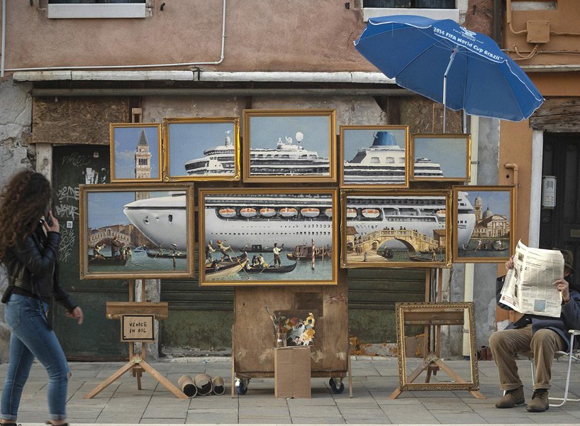 Banksy jako uliczny sprzedawca podczas Biennale w Wenecji .get_the_title().
