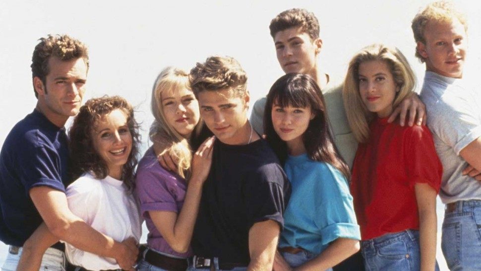 Czy są tu fani „Beverly Hills 90210”? Mamy dla was datę powrotu serialu i jego nową zapowiedź .get_the_title().