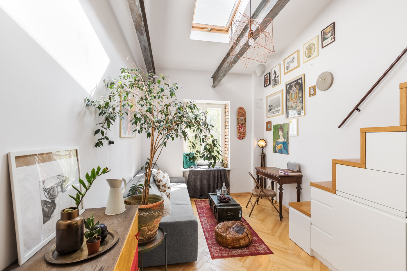 Małe przestrzenie: kawalerka o powierzchni 17 m² zaprojektowana dla artysty .get_the_title().