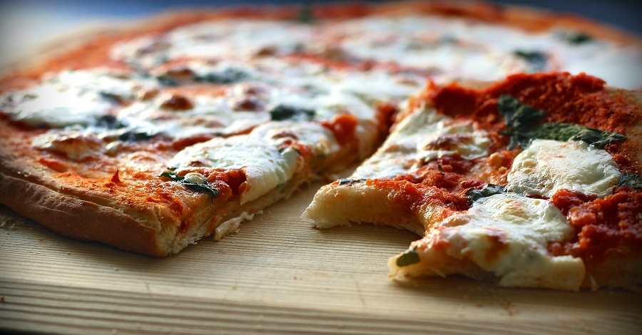Miał być jeden kawałek, ale znów zjadłeś całe pudełko pizzy? Dowiedz się, dlaczego! .get_the_title().