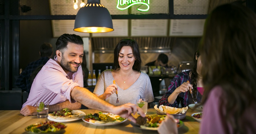 Już nigdy nie pokłócicie się ze znajomymi o to, którą restaurację wybrać – idźcie do Batory Food Hall .get_the_title().
