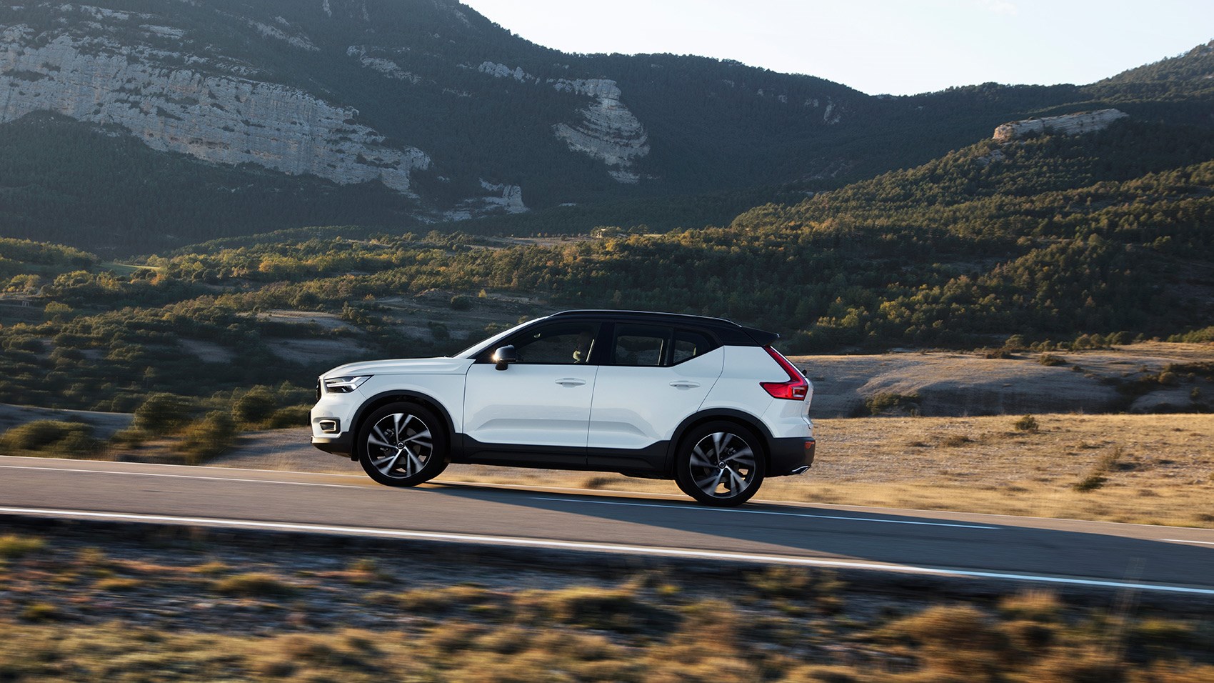 Volvo XC40 z nagrodą Samochód Roku 2018 F5