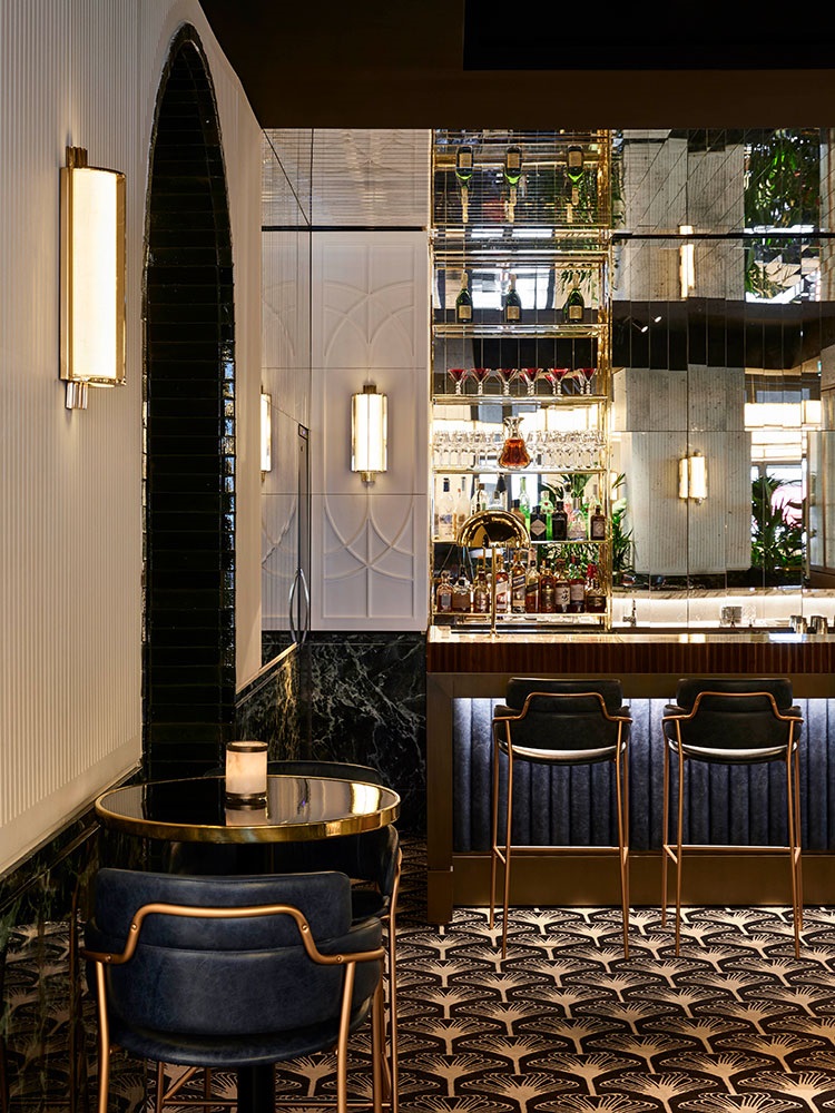 Paryska restauracja w stylu Art Nouveau