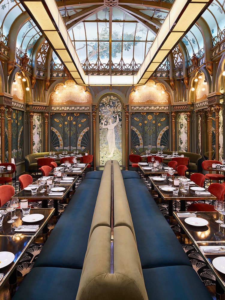Paryska restauracja w stylu Art Nouveau