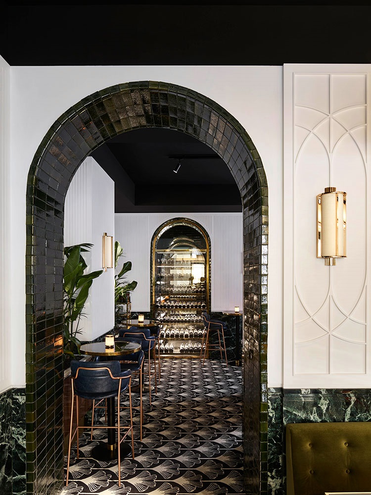 Paryska restauracja w stylu Art Nouveau