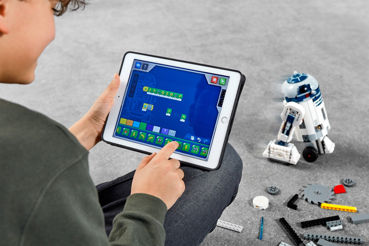 R2D2 i droidy LEGO Star Wars uczą programowania